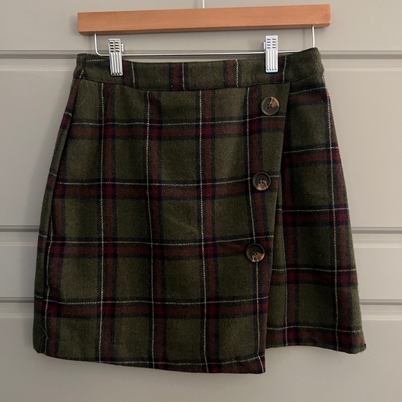 vestique Dresses & Skirts - Vestique Plaid Mini Skirt — size M